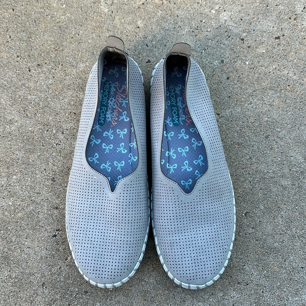 Skechers Air Cooled Memory Foam Slip On’s size 8 1/2